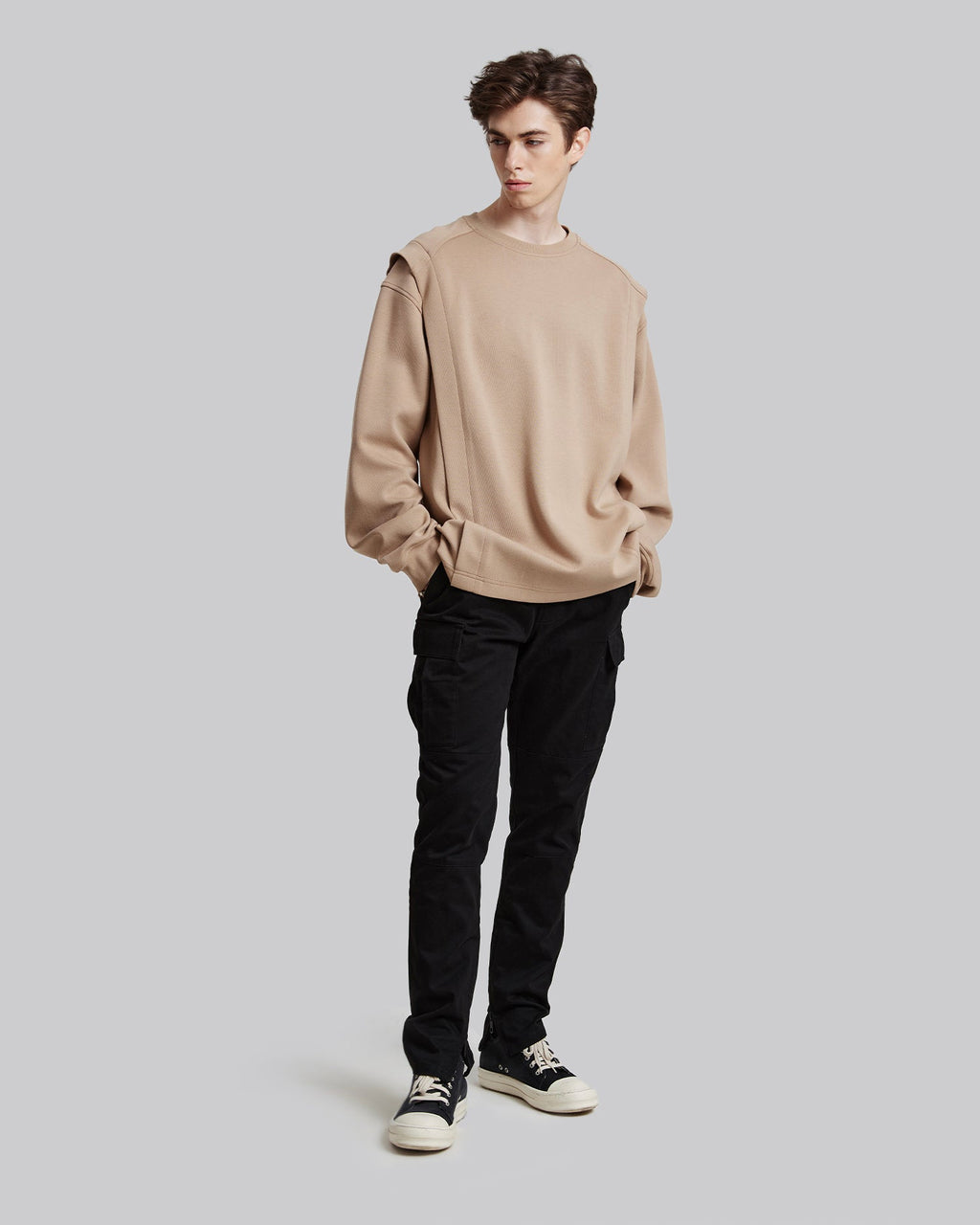 1 × Expandable Camel Sweatshirt